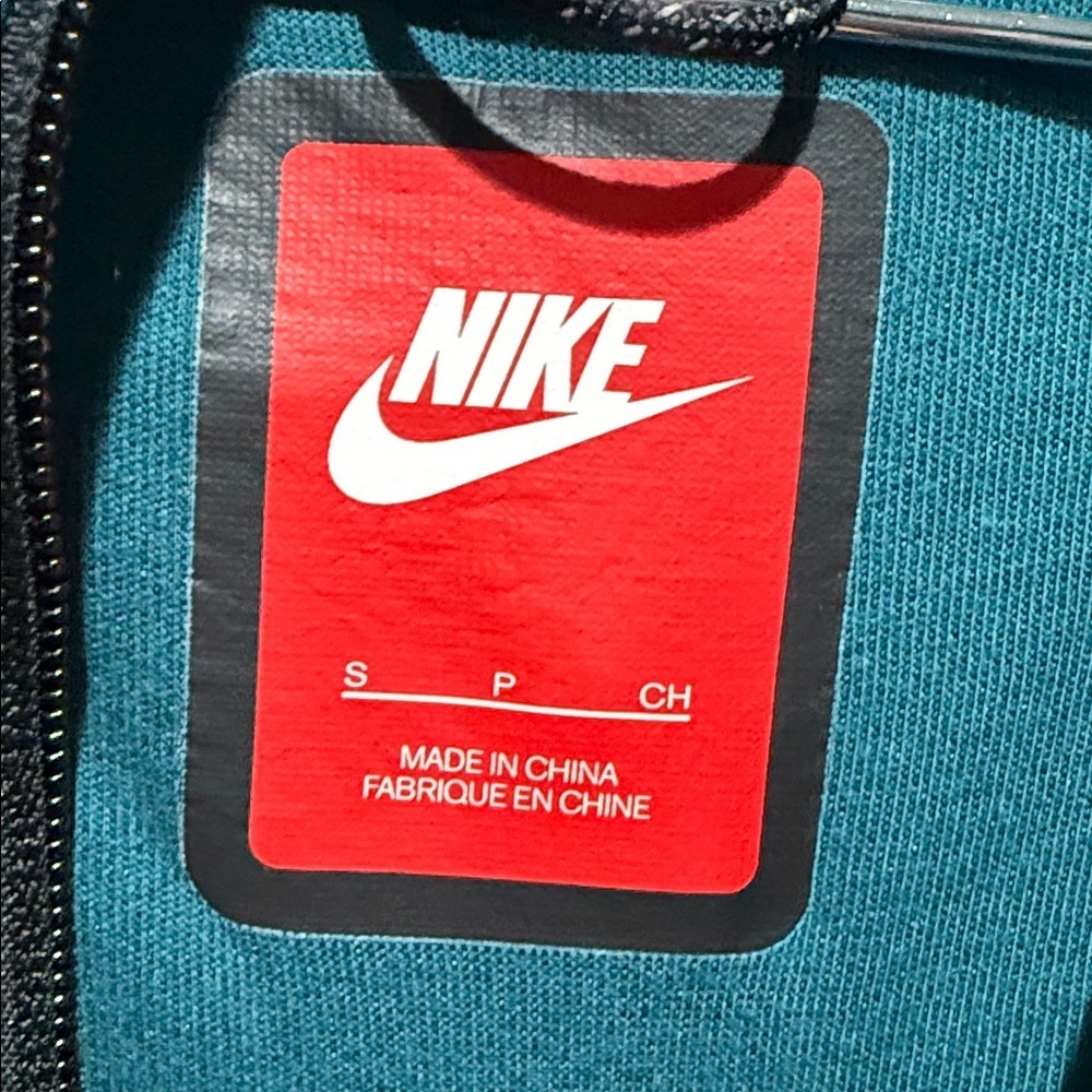 Nike Dark Teal zippered Hooded Jacket. Size small. - Picture 3 of 4